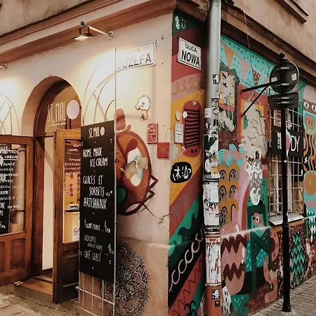 Prywatny W Samym Centrum Krakowskiego Kazimierza. *